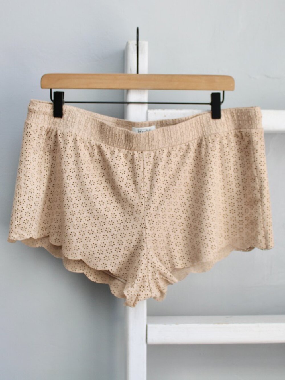 Mudd Tan Lace Perforated Floral Pattern Scallop Cheeky Shorts Faux Leather sz XL